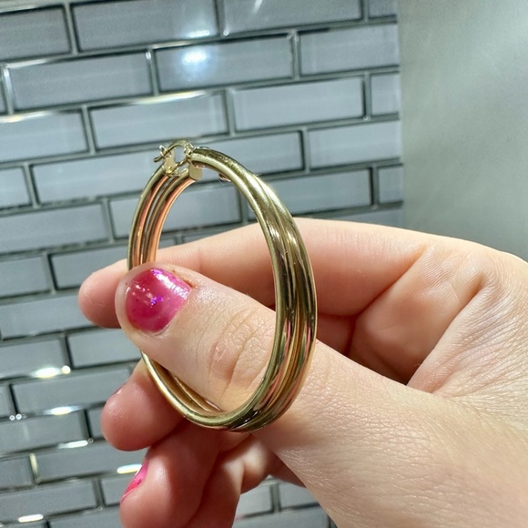 Mejuri 14k Large Tube Hoops - Picture 7 of 13